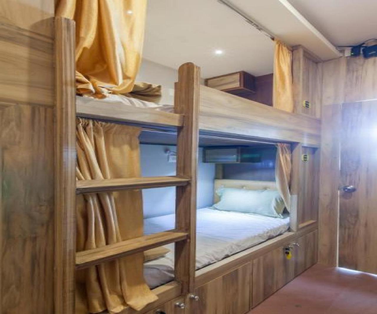 Abza Deluxe Dormitory 뭄바이 외부 사진