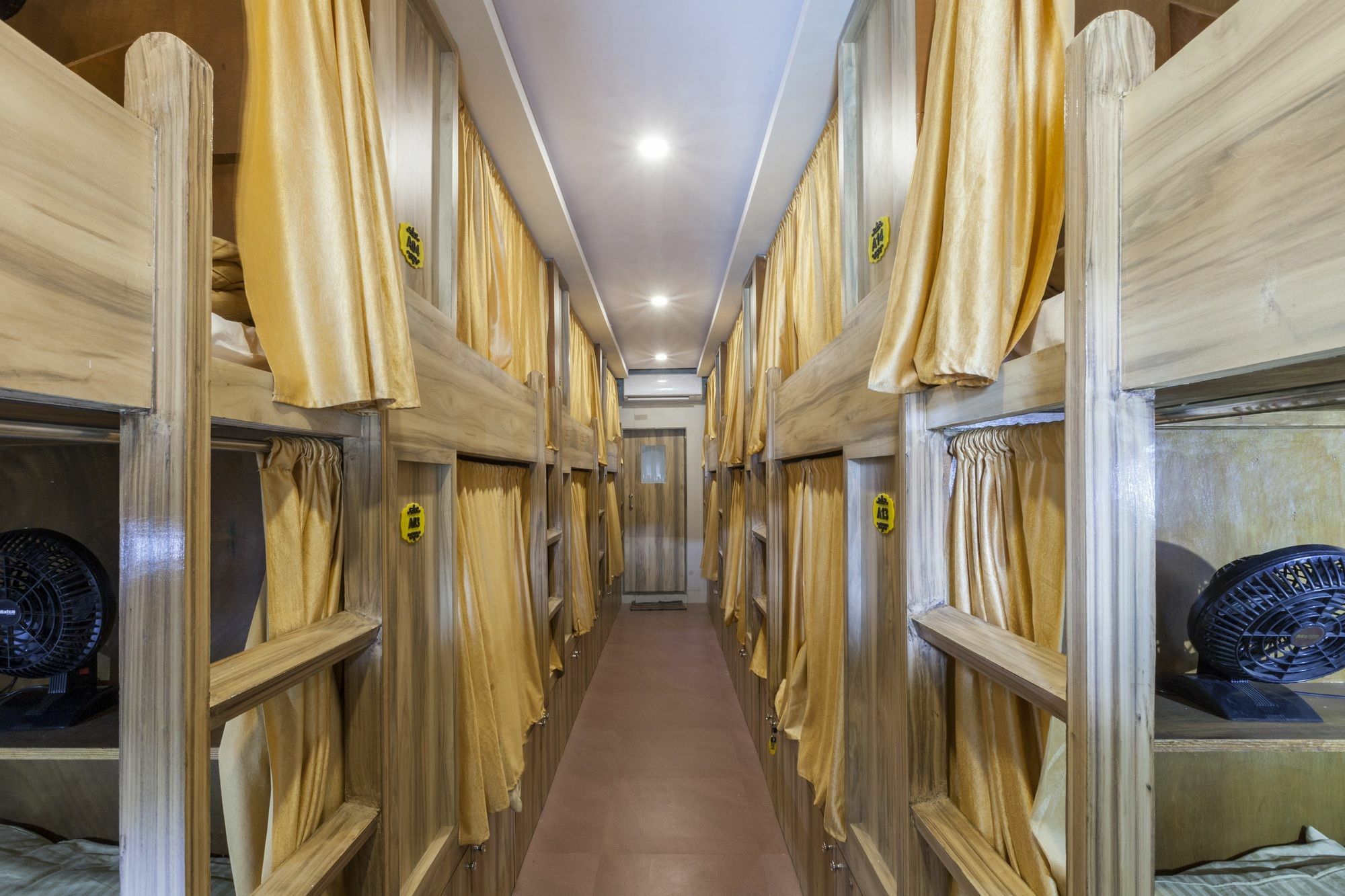Abza Deluxe Dormitory 뭄바이 외부 사진
