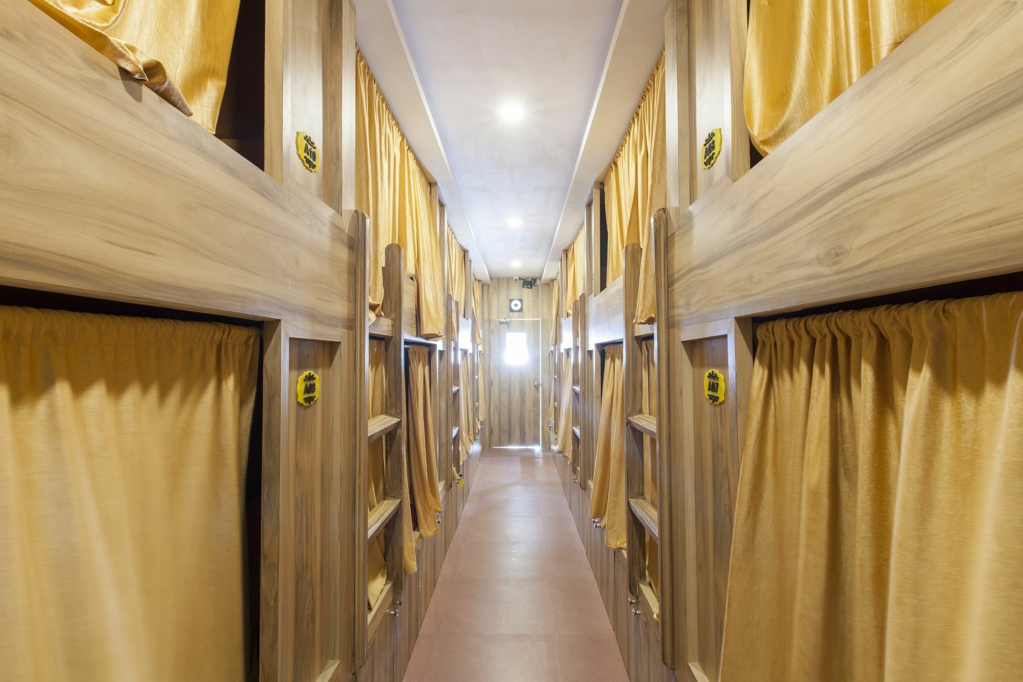 Abza Deluxe Dormitory 뭄바이 외부 사진